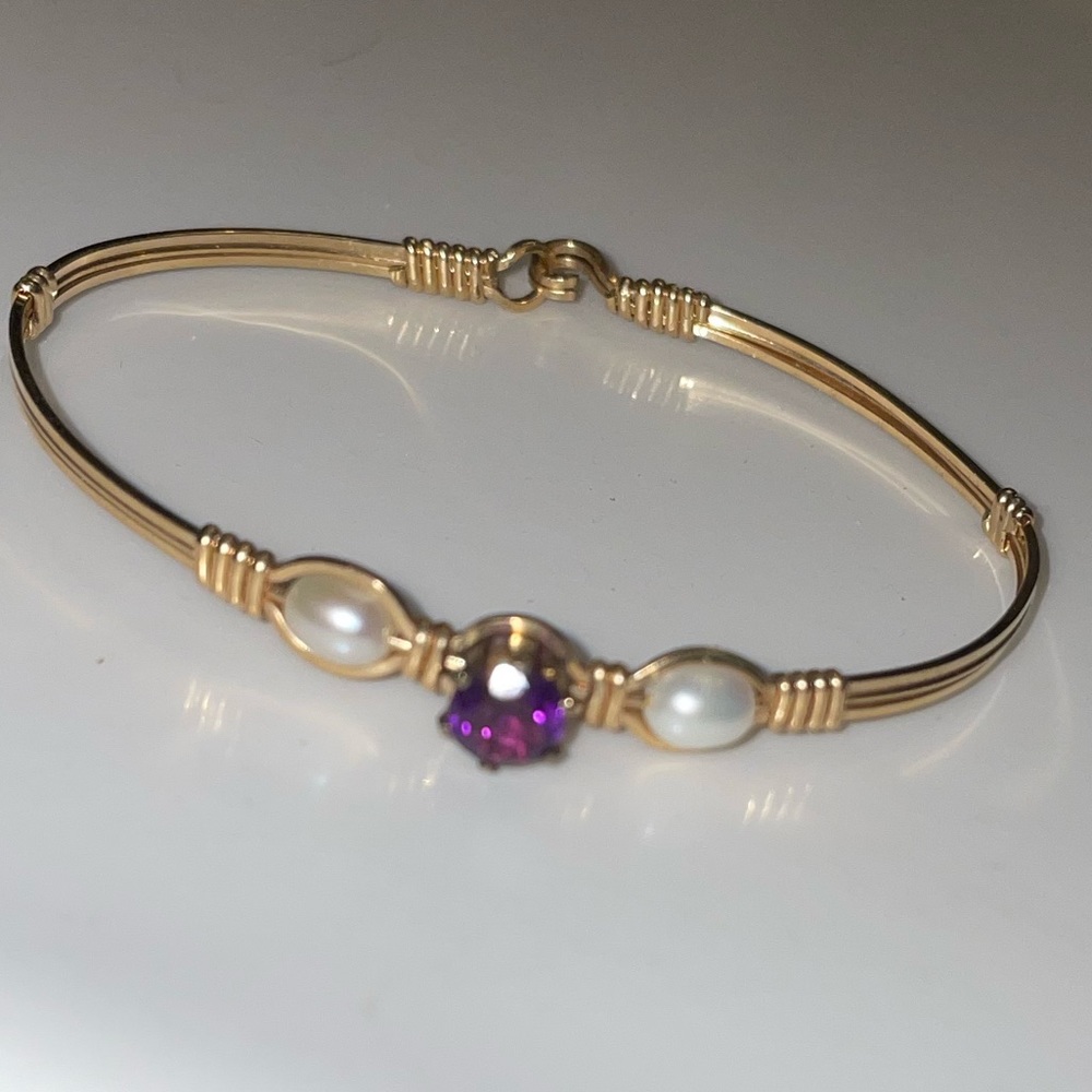 Custom Ronaldo with 2 pearls and purple birthstone in middle size 7